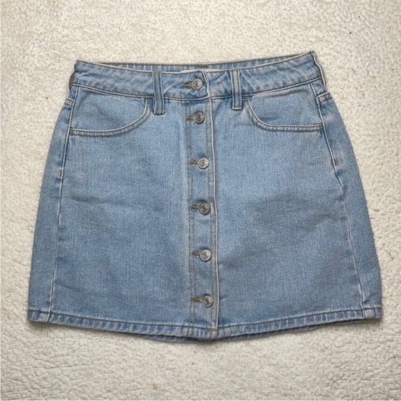 Pacsun Button Down Pocket Denim Skirt
Size 25 - Picture 2 of 7